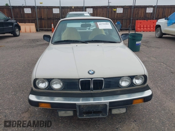 1985 BMW 3 Series с VIN WBAAK8404F8779112, выставлен на аукционе IAAI как лот 42752903 с пробегом 157 085 миль миль и . История ставок и продаж доступна на DreamBid. Изображение 6.
