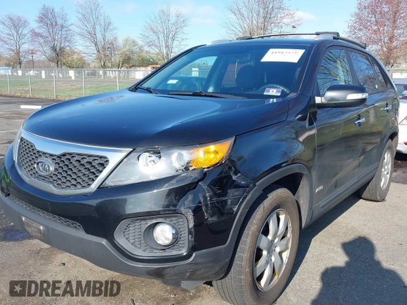 2012 Kia Sorento LX with VIN 5XYKTDA60CG249102, listed as a IAAI auction lot 41917579 with 248,503 mi miles. Bid and sale history available at carsss.com. Image 2.