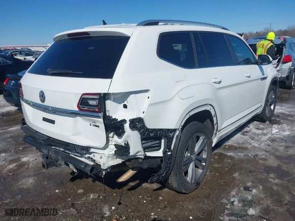 2019 Volkswagen Atlas 3.6L V6 SE w/Technology R-Line with VIN 1V2XR2CA5KC592564, listed as a IAAI auction lot 41370143 with 133,896 mi miles. Bid and sale history available at carsss.com. Image 4.