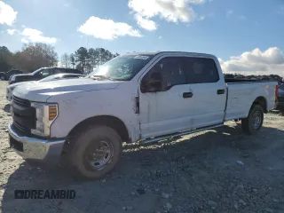 2019 Ford Super Duty F-250 SRW XL with VIN 1FT7W2A69KEF36737, listed as a Copart auction lot 84699994 with 129,810 mi miles and Salvage Title. Bid and sale history available at carsss.com. Image 1.