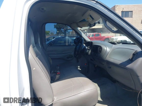 1997 Ford F-150 z VIN 1FTDF1724VKD07857, wystawiony jako IAAI lot #42164897 z przebiegiem 125 745 mil mil oraz . Historia ofert i sprzedaży dostępna na DreamBid. Obrazek 5.