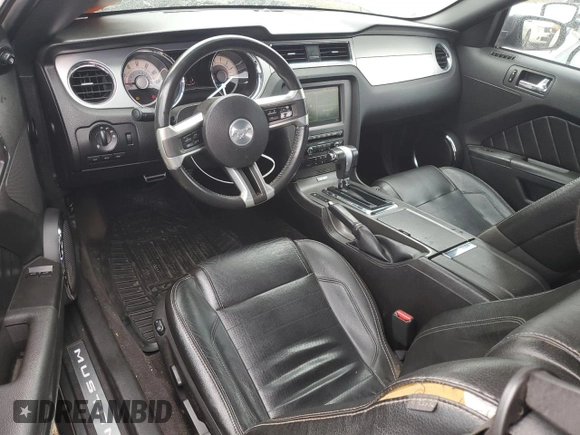 2010 Ford Mustang V6 with VIN 1ZVBP8AN1A5165506, listed as a Copart auction lot 53522765 with 132,089 mi miles and Salvage Title. Bid and sale history available at DreamBid. Image 8.