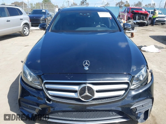 2018 Mercedes-Benz E-Class E 300 with VIN WDDZF4JB1JA320099, listed as a IAAI auction lot 41947023 with 109,868 mi miles. Bid and sale history available at carsss.com. Image 13.