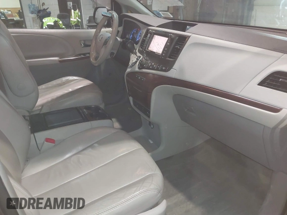 2011 Toyota Sienna XLE с VIN 5TDDK3DC8BS026606, выставлен на аукционе IAAI как лот 41295760 с пробегом 128 930 миль миль и . История ставок и продаж доступна на DreamBid. Изображение 5.