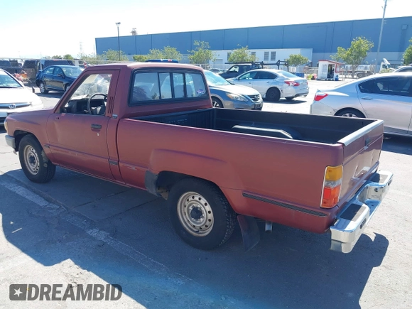 1988 Toyota Pickup с VIN JT4RN50A6J5133493, выставлен на аукционе IAAI как лот 40299081 с пробегом 105 705 миль миль и . История ставок и продаж доступна на DreamBid. Изображение 3.