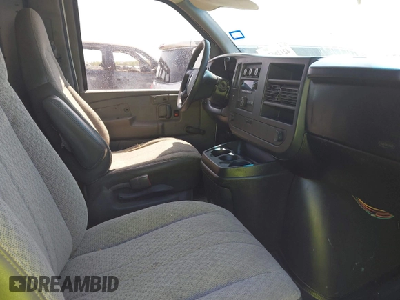 2008 Chevrolet Express Cargo with VIN 1GCFG15X881164040, listed as a IAAI auction lot 42126675 with 470,471 mi miles and . Bid and sale history available at DreamBid. Image 5.