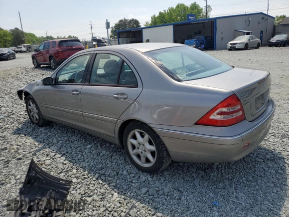 2004 Mercedes-Benz C 240 with VIN WDBRF61J44A551739, listed as a Copart auction lot 55145435 with 82,864 mi miles and Salvage title. Bid and sale history available at DreamBid. Image 2.
