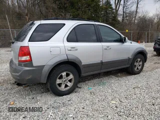 2005 Kia Sorento LX z VIN KNDJC733955455370, wystawiony jako Copart lot #47553645 z przebiegiem 195 471 mil mil oraz Szkoda całkowita • Salvage title. Historia ofert i sprzedaży dostępna na DreamBid. Obrazek 3.