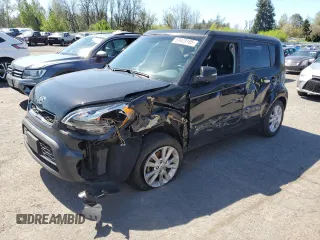 2013 Kia Soul + z VIN KNDJT2A66D7488670, wystawiony jako Copart lot #53429165 z przebiegiem 102 617 mil mil oraz Szkody całkowita. Historia ofert i sprzedaży dostępna na DreamBid. Obrazek 1.