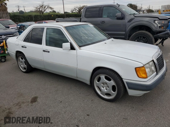 1992 Mercedes-Benz 400 E z VIN WDBEA34E9NB732177, wystawiony jako Copart lot #46317205 z przebiegiem 254 133 mil mil oraz Czysty tytuł • Clean title. Historia ofert i sprzedaży dostępna na DreamBid. Obrazek 4.