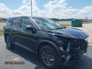 2023 Nissan Rogue S z VIN 5N1BT3AA4PC877801, wystawiony jako IAAI lot #42235509 z przebiegiem 23 857 mil mil oraz . Historia ofert i sprzedaży dostępna na DreamBid. Obrazek 1.