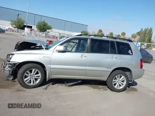 2006 Toyota Highlander Hybrid with VIN JTEDW21A560003550, listed as a IAAI auction lot 42083364 with 147,486 mi miles. Bid and sale history available at carsss.com. Image 14.