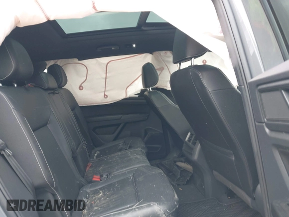 2020 Volkswagen Atlas SEL with VIN 1V2ME2CA3LC220933, listed as a IAAI auction lot 42265014 with 43,343 mi miles and . Bid and sale history available at DreamBid. Image 8.
