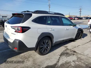2025 Subaru Outback Onyx Edition with VIN 4S4BTALC4S3131263, listed as a Copart auction lot 44651635 with 788 mi miles and Salvage Title. Bid and sale history available at carsss.com. Image 3.