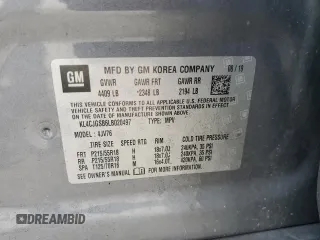 2020 Buick Encore Essence z VIN KL4CJGSB6LB020497, wystawiony jako Copart lot #43624955 z przebiegiem 99 448 mil mil oraz Tytuł czysty. Historia ofert i sprzedaży dostępna na DreamBid. Obrazek 14.