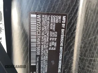 2017 BMW i8 z VIN WBY2Z2C37HV676698, wystawiony jako Copart lot #46544875 z przebiegiem 76 543 mil mil oraz Szkoda całkowita • Salvage title. Historia ofert i sprzedaży dostępna na DreamBid. Obrazek 12.