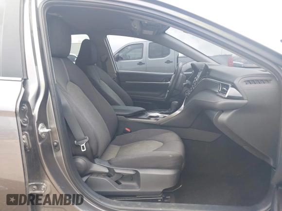 2023 Toyota Camry LE z VIN 4T1C11AK8PU132325, wystawiony jako IAAI lot #42093856 z przebiegiem 29 115 mil mil oraz . Historia ofert i sprzedaży dostępna na DreamBid. Obrazek 5.