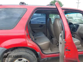 2001 Ford Escape with VIN 1FMUU01B21KF17923, listed as a IAAI auction lot 42674224 with 285,460 mi miles and . Bid and sale history available at DreamBid. Image 8.