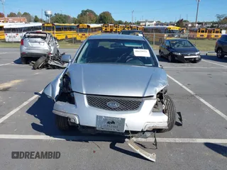 2009 Kia Rio LX with VIN KNADE243696547512, listed as a IAAI auction lot 40639932 with 204,809 mi miles. Bid and sale history available at carsss.com. Image 12.