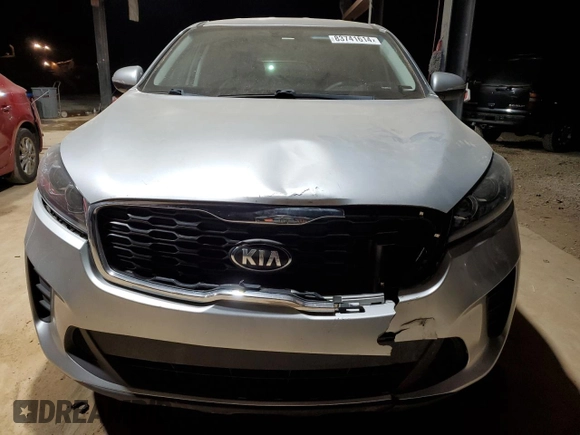2020 Kia Sorento S z VIN 5XYPG4A51LG616381, wystawiony jako Copart lot #83741614 z przebiegiem 95 446 mil mil oraz Czysty tytuł • Clean title. Historia ofert i sprzedaży dostępna na DreamBid. Obrazek 5.