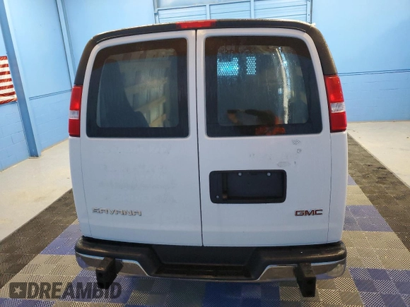 2024 GMC Savana Cargo Van with VIN 1GTW7AFP2R1237970, listed as a Copart auction lot 88533285 with 425 mi miles and Clean Title. Bid and sale history available at carsss.com. Image 6.
