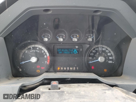 2015 Ford F-250 XL z VIN 1FTBF2A69FEA10723, wystawiony jako Copart lot #51295155 z przebiegiem 195 833 mil mil oraz Szkoda całkowita • Salvage title. Historia ofert i sprzedaży dostępna na DreamBid. Obrazek 9.