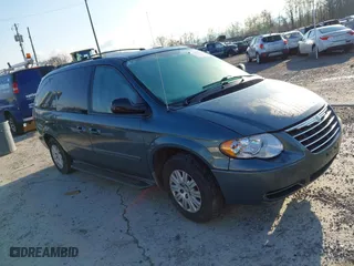 2007 Chrysler Town & Country LWB LX with VIN 2A4GP44R77R285395, listed as a IAAI auction lot 41977829 with 135,620 mi miles. Bid and sale history available at carsss.com. Image 1.