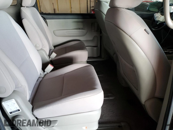 2019 Kia Sedona L with VIN KNDMA5C13K6559221, listed as a Copart auction lot 85486564 with 130,248 mi miles and Salvage Title. Bid and sale history available at carsss.com. Image 12.