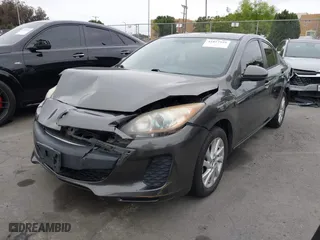 2013 Mazda Mazda3 i Grand Touring with VIN JM1BL1WP9D1758445, listed as a IAAI auction lot 41847918 with 140,833 mi miles. Bid and sale history available at carsss.com. Image 2.