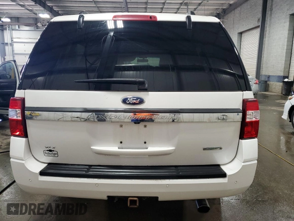 2015 Ford Expedition Max XLT z VIN 1FMJK1JT7FEF49523, wystawiony jako Copart lot #53135845 z przebiegiem 137 119 mil mil oraz Szkoda całkowita • Salvage title. Historia ofert i sprzedaży dostępna na DreamBid. Obrazek 6.