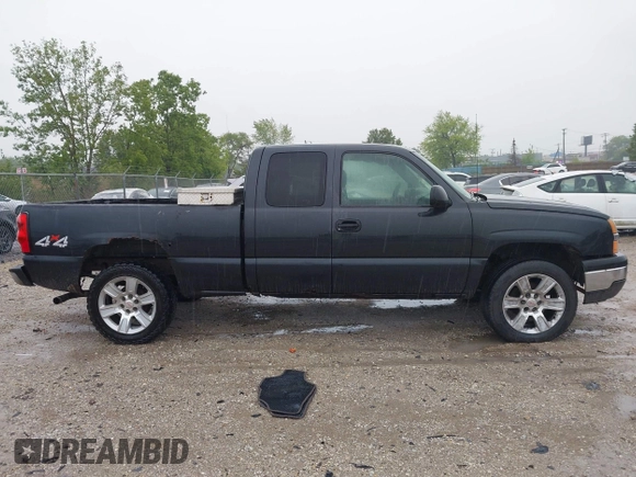 2005 Chevrolet Silverado 1500 Z71 z VIN 1GCEK19B75Z258531, wystawiony jako IAAI lot #42361011 z przebiegiem 167 717 mil mil oraz . Historia ofert i sprzedaży dostępna na DreamBid. Obrazek 13.