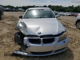 2008 BMW 3 Series 328xi with VIN WBAVC73508KX92158, listed as a Copart auction lot 61640585 with 168,101 mi miles and Salvage title. Bid and sale history available at DreamBid. Image 5.