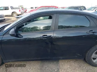 2024 Hyundai Elantra SE z VIN KMHLL4DG7RU798436, wystawiony jako IAAI lot #41973923 z przebiegiem 9 915 mil mil oraz . Historia ofert i sprzedaży dostępna na DreamBid. Obrazek 14.