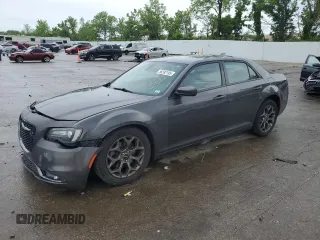 2016 Chrysler 300 S z VIN 2C3CCAGG9GH321266, wystawiony jako Copart lot #56592195 z przebiegiem 76 380 mil mil oraz Szkoda całkowita • Salvage title. Historia ofert i sprzedaży dostępna na DreamBid. Obrazek 1.