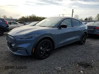2024 Ford Mustang Mach-E Select z VIN 3FMTK1SU8RMA18880, wystawiony jako Copart lot #53863165 z przebiegiem 8 388 mil mil oraz Szkoda całkowita • Salvage title. Historia ofert i sprzedaży dostępna na DreamBid. Obrazek 1.