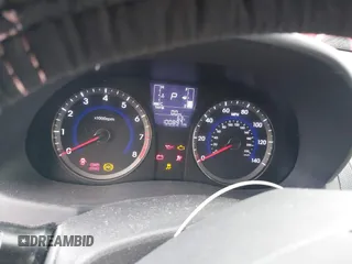 2017 Hyundai Accent SE z VIN KMHCT4AE4HU342234, wystawiony jako IAAI lot #41676466 z przebiegiem 100 897 mil mil oraz . Historia ofert i sprzedaży dostępna na DreamBid. Obrazek 7.