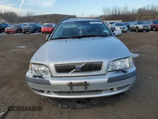 2002 Volvo V40 z VIN YV1VW29522F843173, wystawiony jako Copart lot #42961395 z przebiegiem 153 534 mil mil oraz Szkody całkowita. Historia ofert i sprzedaży dostępna na DreamBid. Obrazek 5.