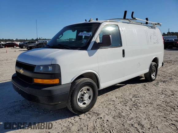 2018 Chevrolet Express Cargo Van with VIN 1GCWGAFP7J1308813, listed as a Copart auction lot 76701314 with 230,531 mi miles and Clean Title. Bid and sale history available at carsss.com. Image 1.