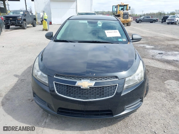 2013 Chevrolet Cruze LS with VIN 1G1PA5SH9D7163098, listed as a IAAI auction lot 42015408 with 202,184 mi miles. Bid and sale history available at carsss.com. Image 6.