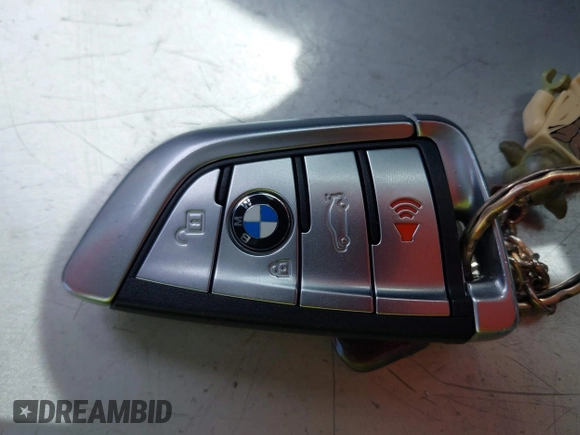 2020 BMW 5 Series 530i z VIN WBAJR3C04LWW69815, wystawiony jako IAAI lot #42247174 z przebiegiem 54 547 mil mil oraz . Historia ofert i sprzedaży dostępna na DreamBid. Obrazek 11.