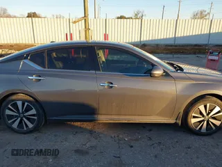 2019 Nissan Altima 2.5 SV with VIN 1N4BL4DV0KC111037, listed as a IAAI auction lot 41238586 with 98,002 mi miles. Bid and sale history available at carsss.com. Image 13.