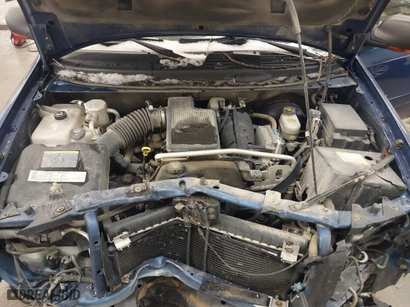 2005 Chevrolet TrailBlazer LT with VIN 1GNDT13S052136871, listed as a IAAI auction lot 41644035 with 174,070 mi miles. Bid and sale history available at carsss.com. Image 10.