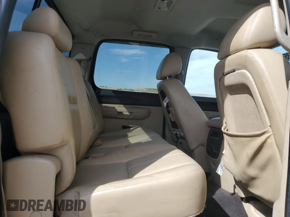 2011 Chevrolet Silverado 1500 LT with VIN 3GCPKSE36BG138213, listed as a Copart auction lot 52135275 with 305,791 mi miles and Salvage Title. Bid and sale history available at DreamBid. Image 10.