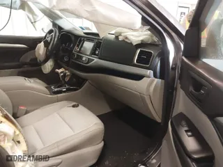 2016 Toyota Highlander LE with VIN 5TDBKRFH4GS294966, listed as a IAAI auction lot 41297750 with 53,241 mi miles. Bid and sale history available at carsss.com. Image 5.