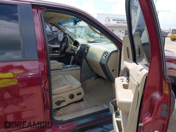 2005 Ford F-150 XLT z VIN 1FTPW12545KD95257, wystawiony jako IAAI lot #42643117 z przebiegiem 151 077 mil mil oraz . Historia ofert i sprzedaży dostępna na DreamBid. Obrazek 5.
