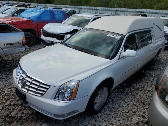 2011 Cadillac DTS Professional Funeral Coach z VIN 1GE8K8C61BU500179, wystawiony jako Copart lot #49271975 z przebiegiem 33 781 mil mil oraz Czysty tytuł • Clean title. Historia ofert i sprzedaży dostępna na DreamBid. Obrazek 1.