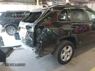 2021 Toyota RAV4 Hybrid LE z VIN 2T3M6RFV8MW011627, wystawiony jako IAAI lot #42223959 z przebiegiem 99 776 mil mil oraz . Historia ofert i sprzedaży dostępna na DreamBid. Obrazek 21.