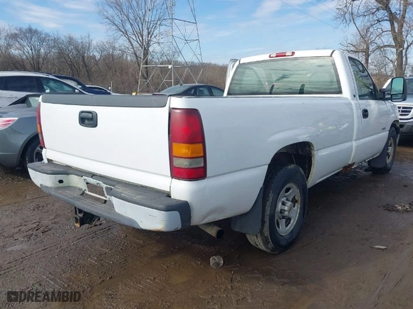 2002 Chevrolet Silverado 1500 with VIN 1GCEC14WX2Z146163, listed as a IAAI auction lot 41520765 with 195,742 mi miles. Bid and sale history available at carsss.com. Image 4.