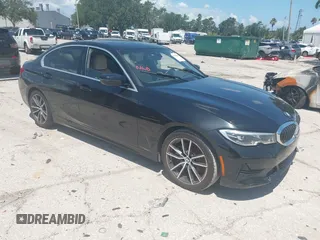 2019 BMW 3 Series 330i z VIN WBA5R1C5XKAK12214, wystawiony jako IAAI lot #42600090 z przebiegiem Nie podano mil oraz . Historia ofert i sprzedaży dostępna na DreamBid. Obrazek 1.