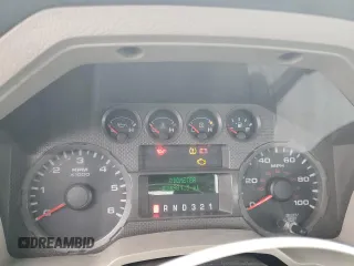 2008 Ford F-350 XL with VIN 1FDSF34518ED31999, listed as a Copart auction lot 43069015 with 274,981 mi miles and Salvage Title. Bid and sale history available at DreamBid. Image 9.